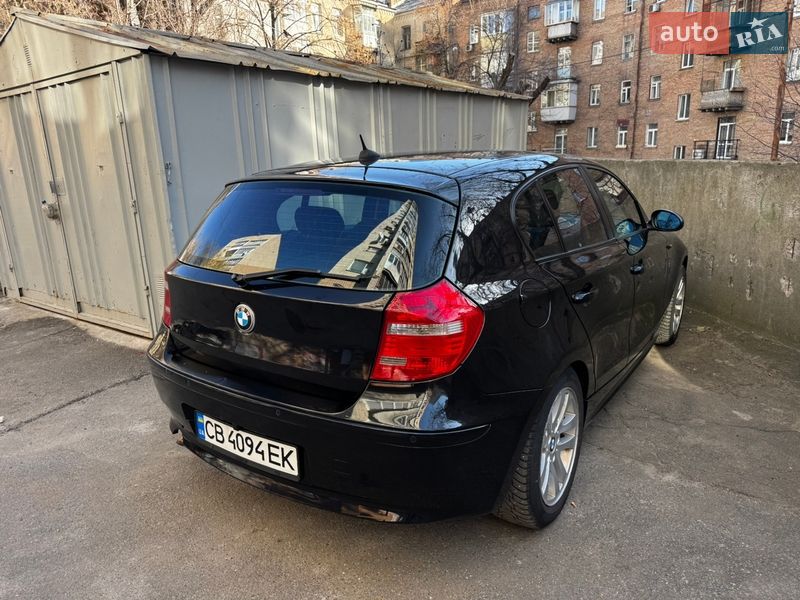 Хэтчбек BMW 1 Series 2004 в Киеве