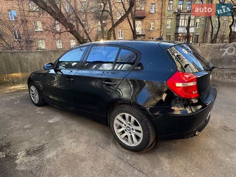 Хэтчбек BMW 1 Series 2004 в Киеве