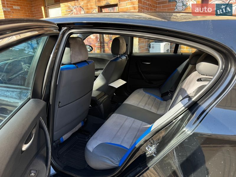 Хэтчбек BMW 1 Series 2004 в Киеве