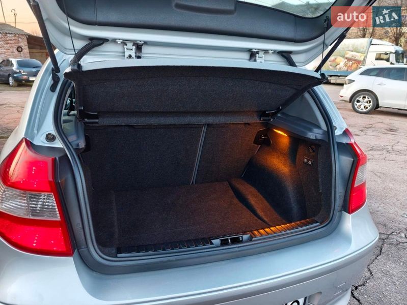 Хэтчбек BMW 1 Series 2006 в Бердичеве