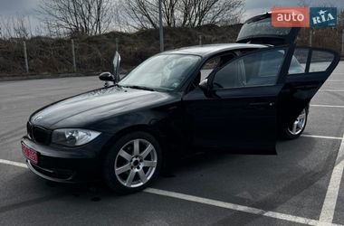 Хэтчбек BMW 1 Series 2009 в Виннице
