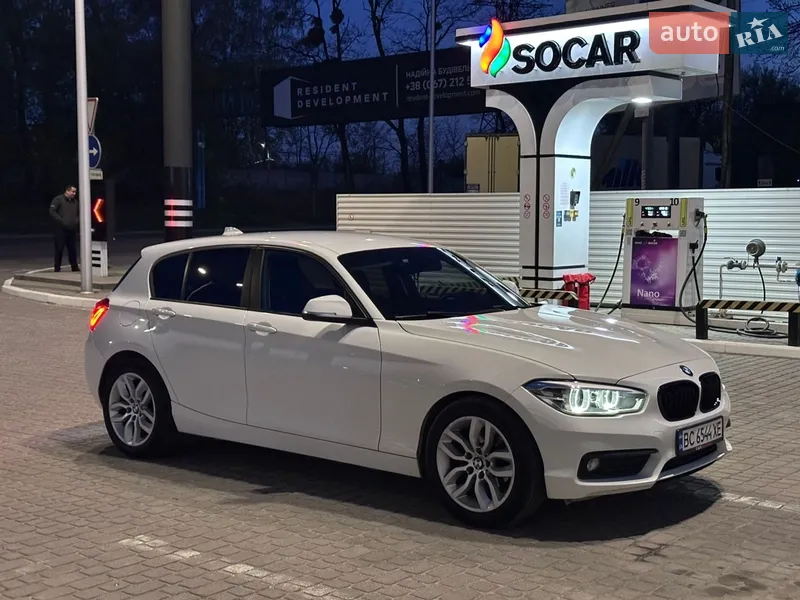 BMW 1 Series 2016 VIN WBA1V51030V721513 фото оголошення 2 з 48