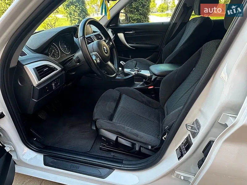 BMW 1 Series 2016 VIN WBA1V51030V721513 фото оголошення 16 з 48