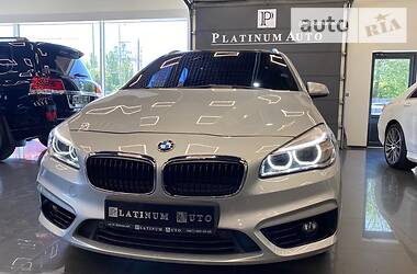 Хетчбек BMW 2 Series 2015 в 
