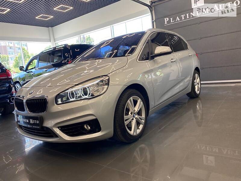 Хетчбек BMW 2 Series 2015 в 
