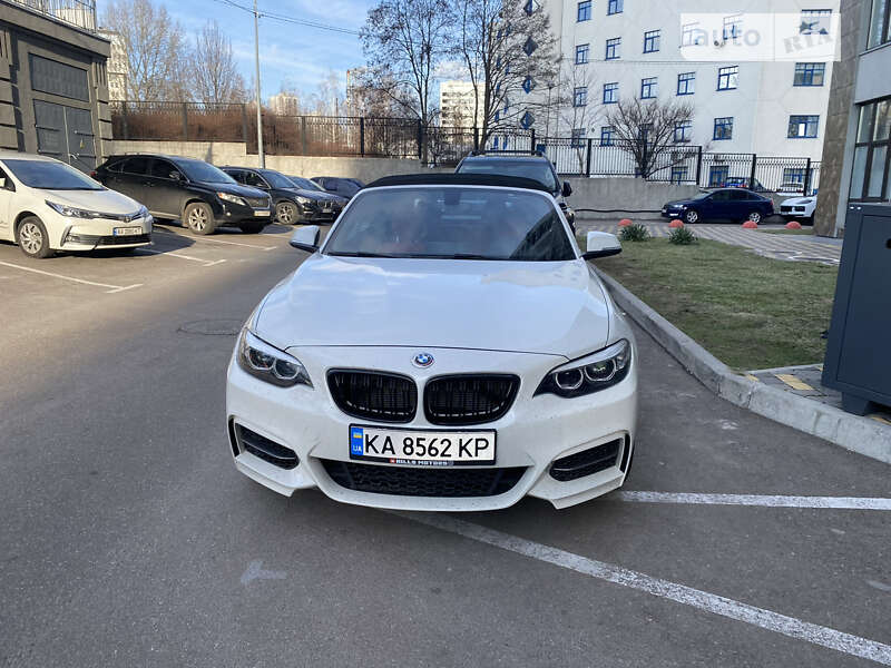Кабриолет BMW 2 Series 2016 в Киеве
