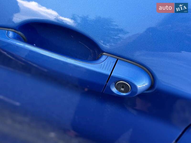 Кабріолет BMW 2 Series 2016 в Києві