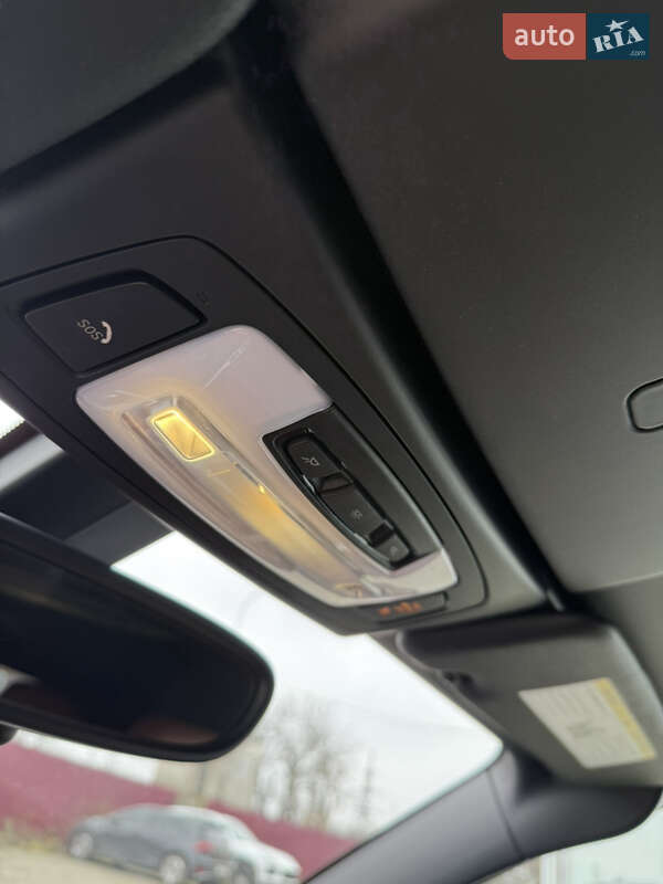 Кабриолет BMW 2 Series 2015 в Ужгороде