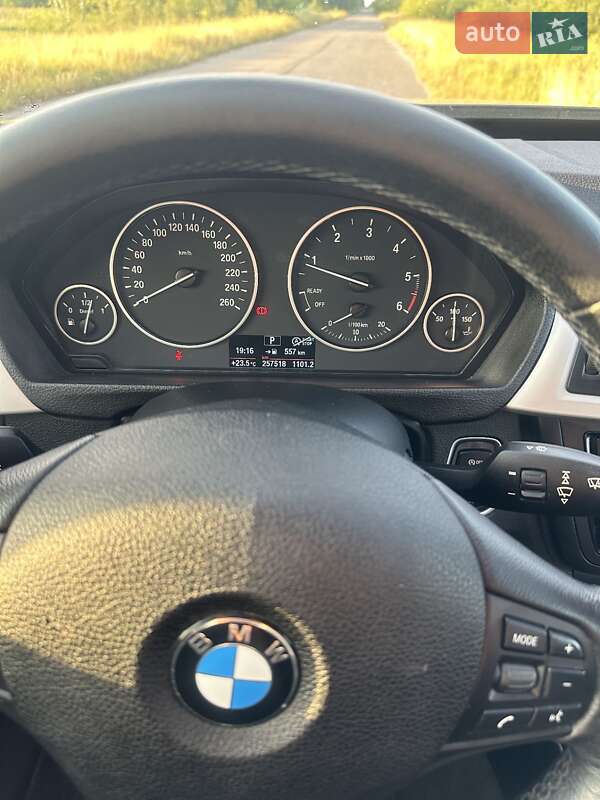 Лифтбек BMW 3 Series GT 2015 в Вараше