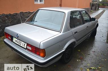 Седан BMW 3 Series 1985 в Виноградове