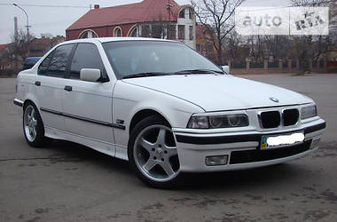 Седан BMW 3 Series 1995 в Ужгороде