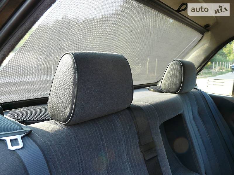 Седан BMW 3 Series 1986 в Житомире