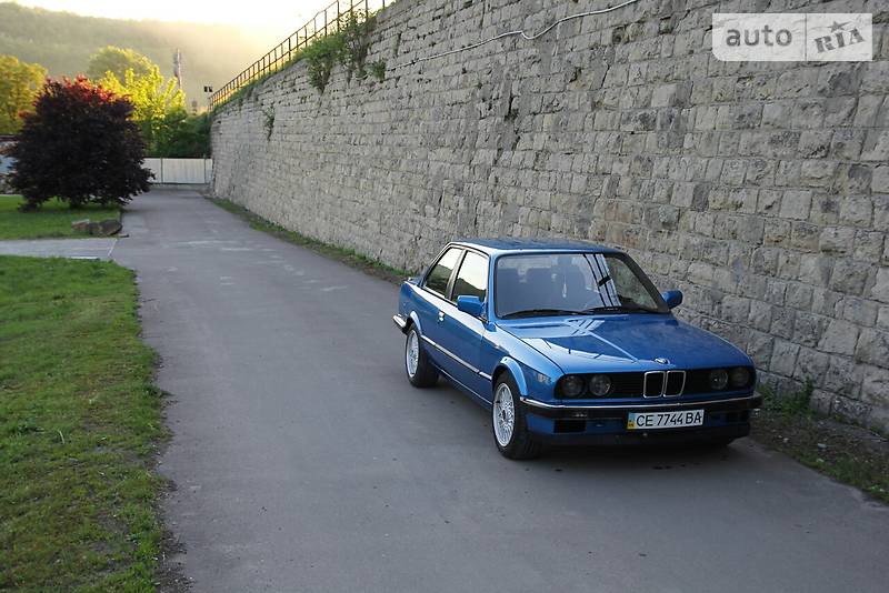 Купе BMW 3 Series 1986 в Черновцах