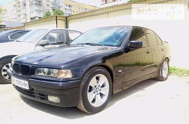 Седан BMW 3 Series 1991 в Днепре