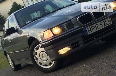 Седан BMW 3 Series 1994 в Дрогобыче