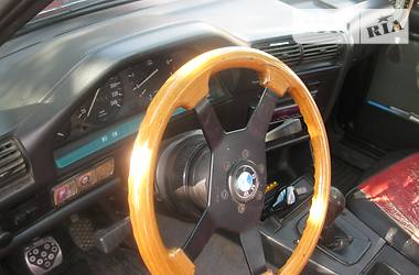 Седан BMW 3 Series 1986 в Черновцах