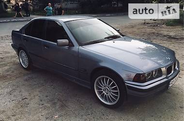 Седан BMW 3 Series 1997 в Виннице