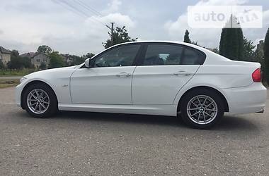 Седан BMW 3 Series 2010 в Дубно