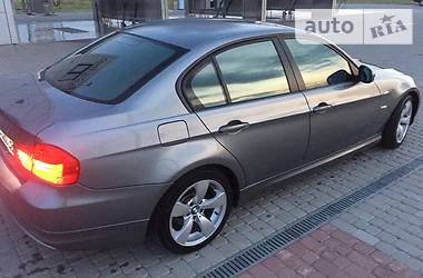 Седан BMW 3 Series 2010 в Городке