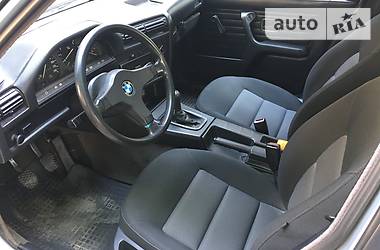 Седан BMW 3 Series 1987 в Харькове