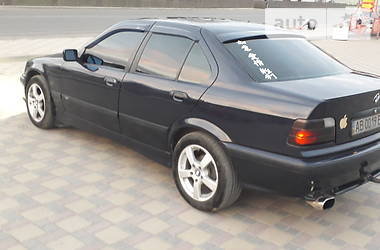 Седан BMW 3 Series 1993 в Гайсине