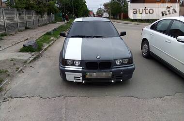 Седан BMW 3 Series 1993 в Житомирі
