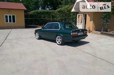 Седан BMW 3 Series 1988 в Мукачевому