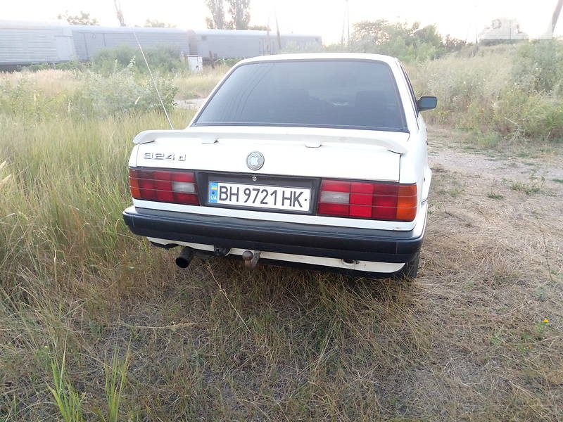 Седан BMW 3 Series 1990 в Чорноморську