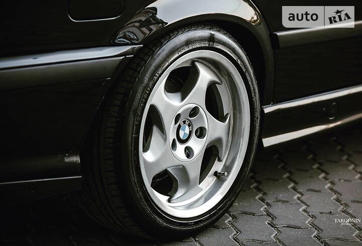 Седан BMW 3 Series 1991 в Ивано-Франковске