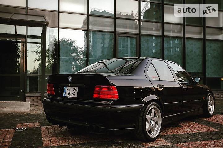 Седан BMW 3 Series 1991 в Ивано-Франковске