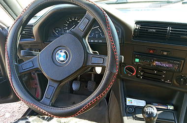 Седан BMW 3 Series 1990 в Рівному