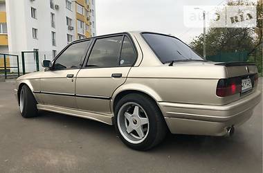 Седан BMW 3 Series 1985 в Харькове