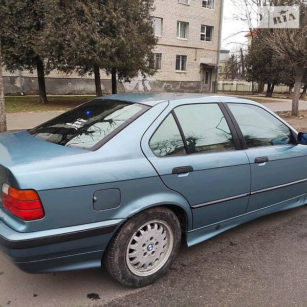 Седан BMW 3 Series 1996 в Трускавці
