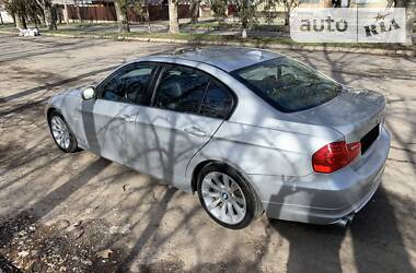 Седан BMW 3 Series 2011 в 