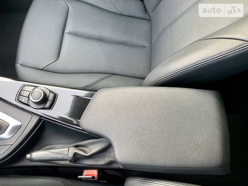 Седан BMW 3 Series 2015 в Одесі