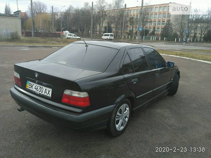 Седан BMW 3 Series 1998 в Рівному