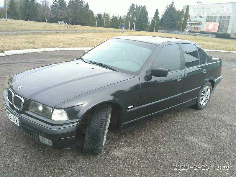 Седан BMW 3 Series 1998 в Рівному