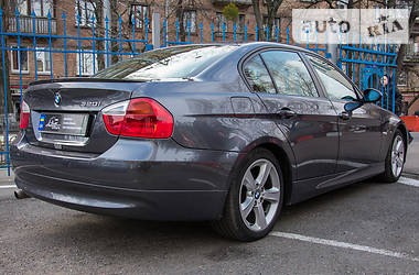Седан BMW 3 Series 2005 в  фото 5 Седан BMW 3 Series 2005 в