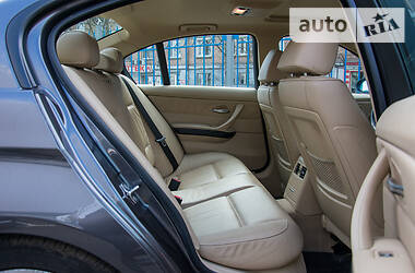 Седан BMW 3 Series 2005 в  фото 17 Седан BMW 3 Series 2005 в