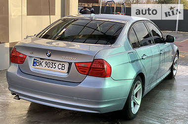 Седан BMW 3 Series 2011 в Рокитном