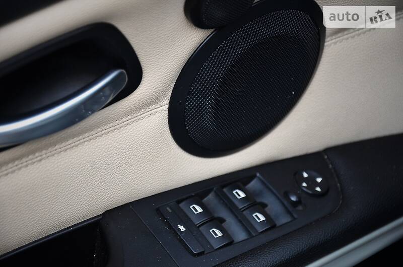 Седан BMW 3 Series 2010 в Києві