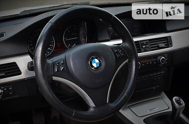 Седан BMW 3 Series 2010 в 
