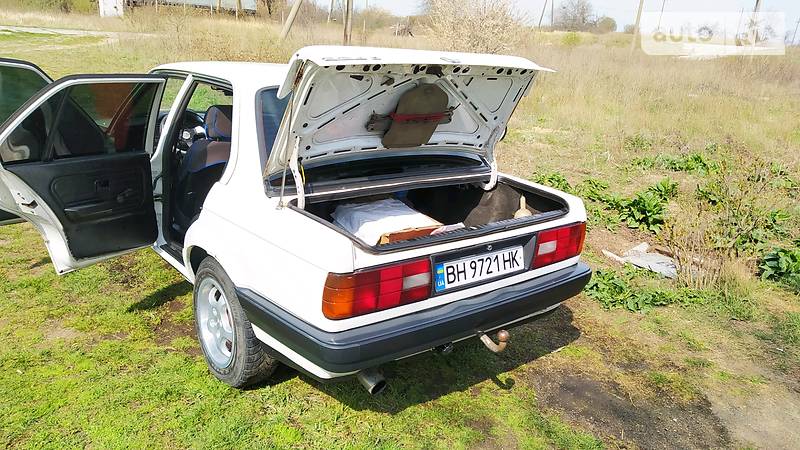 Седан BMW 3 Series 1990 в Чорноморську
