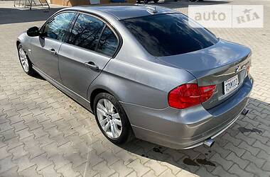 Седан BMW 3 Series 2011 в Черновцах