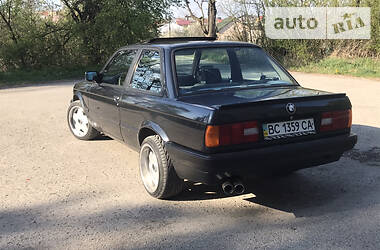 Купе BMW 3 Series 1987 в 