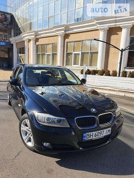 Седан BMW 3 Series 2011 в 