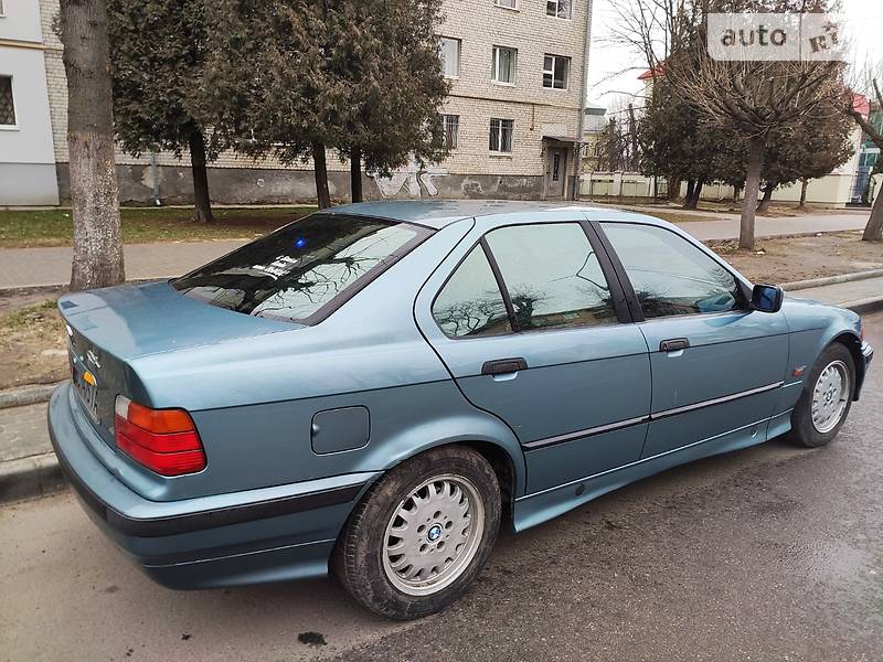 Седан BMW 3 Series 1996 в Трускавці