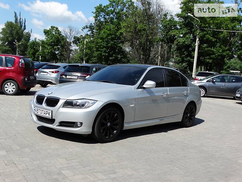 Седан BMW 3 Series 2010 в Дніпрі