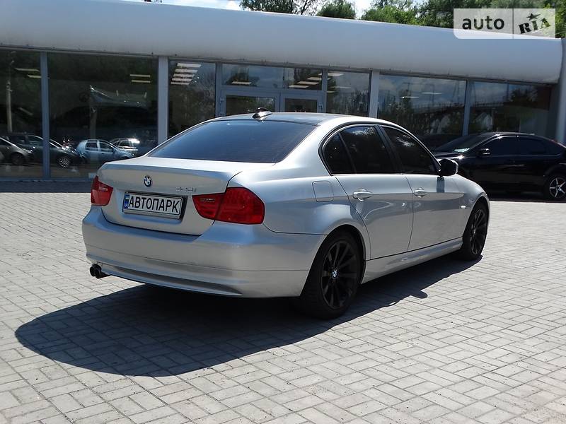 Седан BMW 3 Series 2010 в Дніпрі