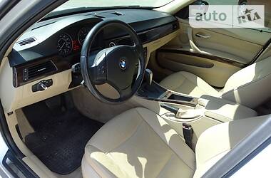 Седан BMW 3 Series 2010 в 